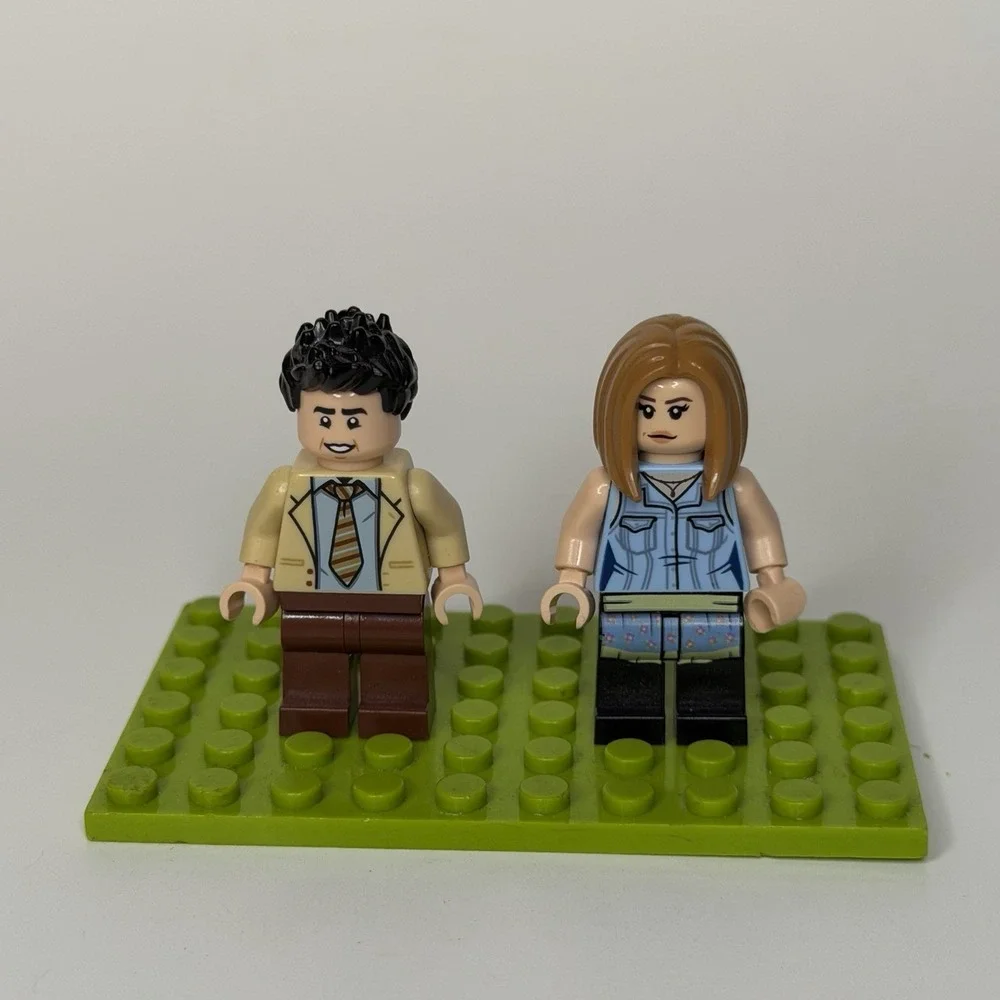 LEGO Minifigure Lot - FRIENDS + Gunther From set 21319 Lego Ideas Central Perk